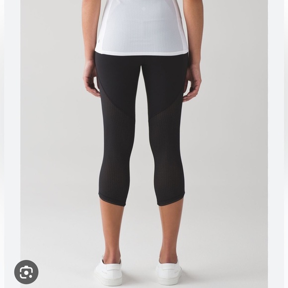 Lululemon Deep Breath Crop Leggings 21” with Mesh Back - Picture 1 of 8